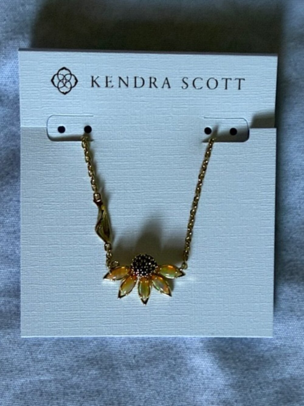 💞💞💖 kendra scott anya flower gold short pendant necklace - Picture 3 of 4
